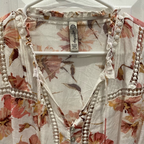 Flower Blouse - Picture 3 of 4